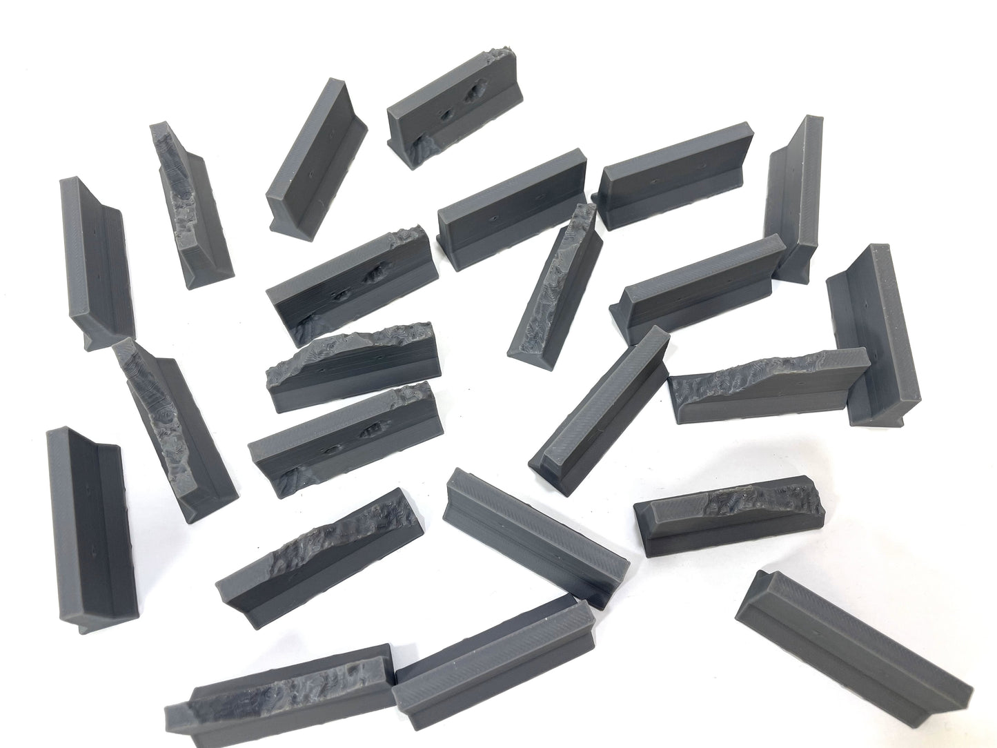 Lote 24 barreras hormigón tipo Jersey - Escenografía Wargames 28mm